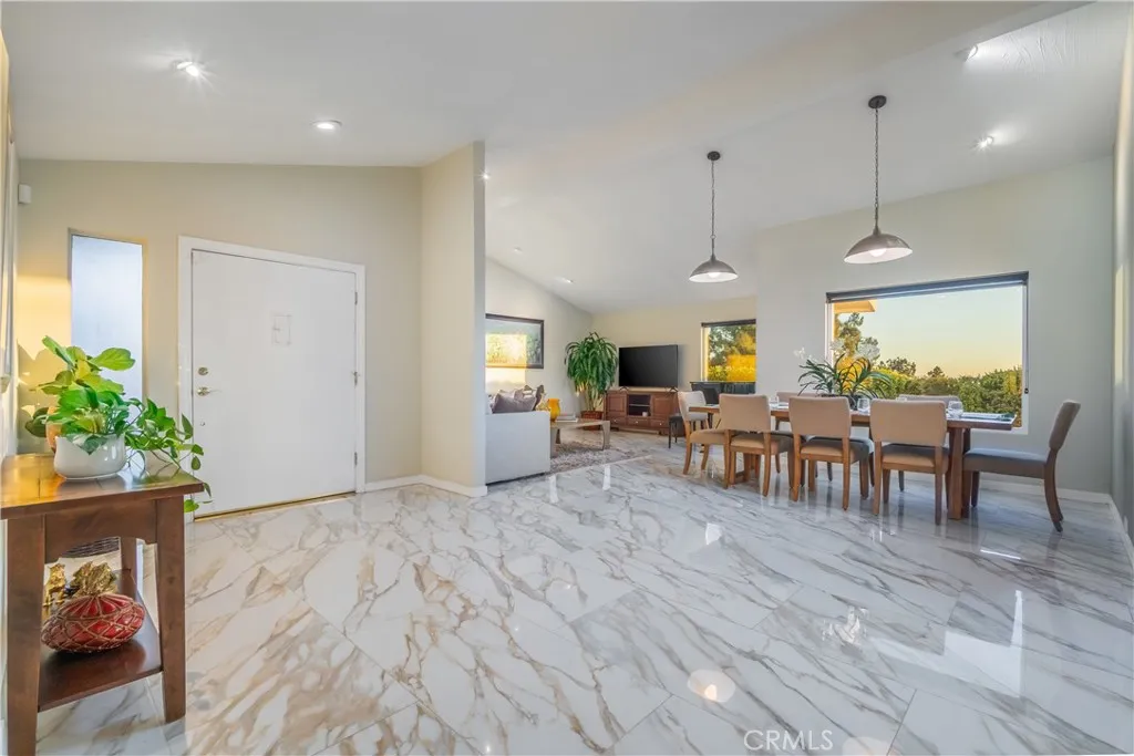 2817 N Mountain, Claremont, California 91711 home-pic-3